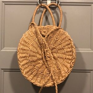 Straw summer shoulder bag
